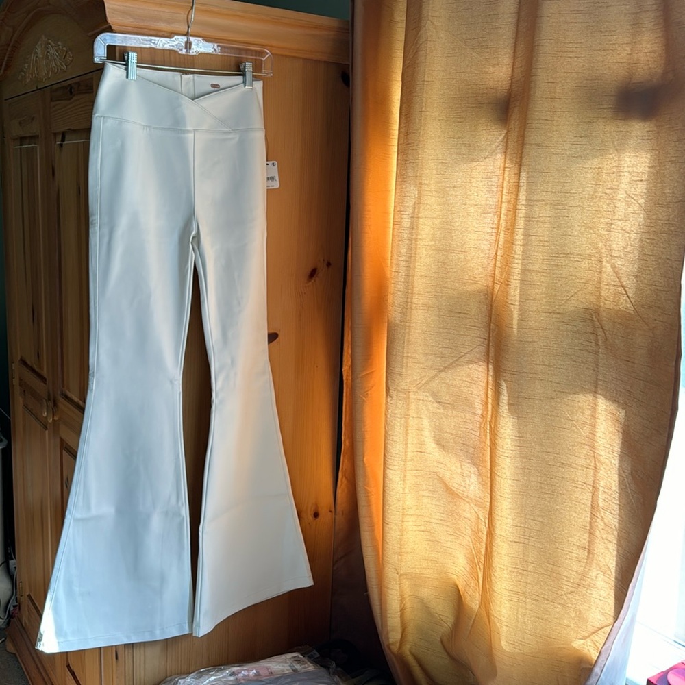 Brand new Free People wide bottom pants size 26. Very classy!!